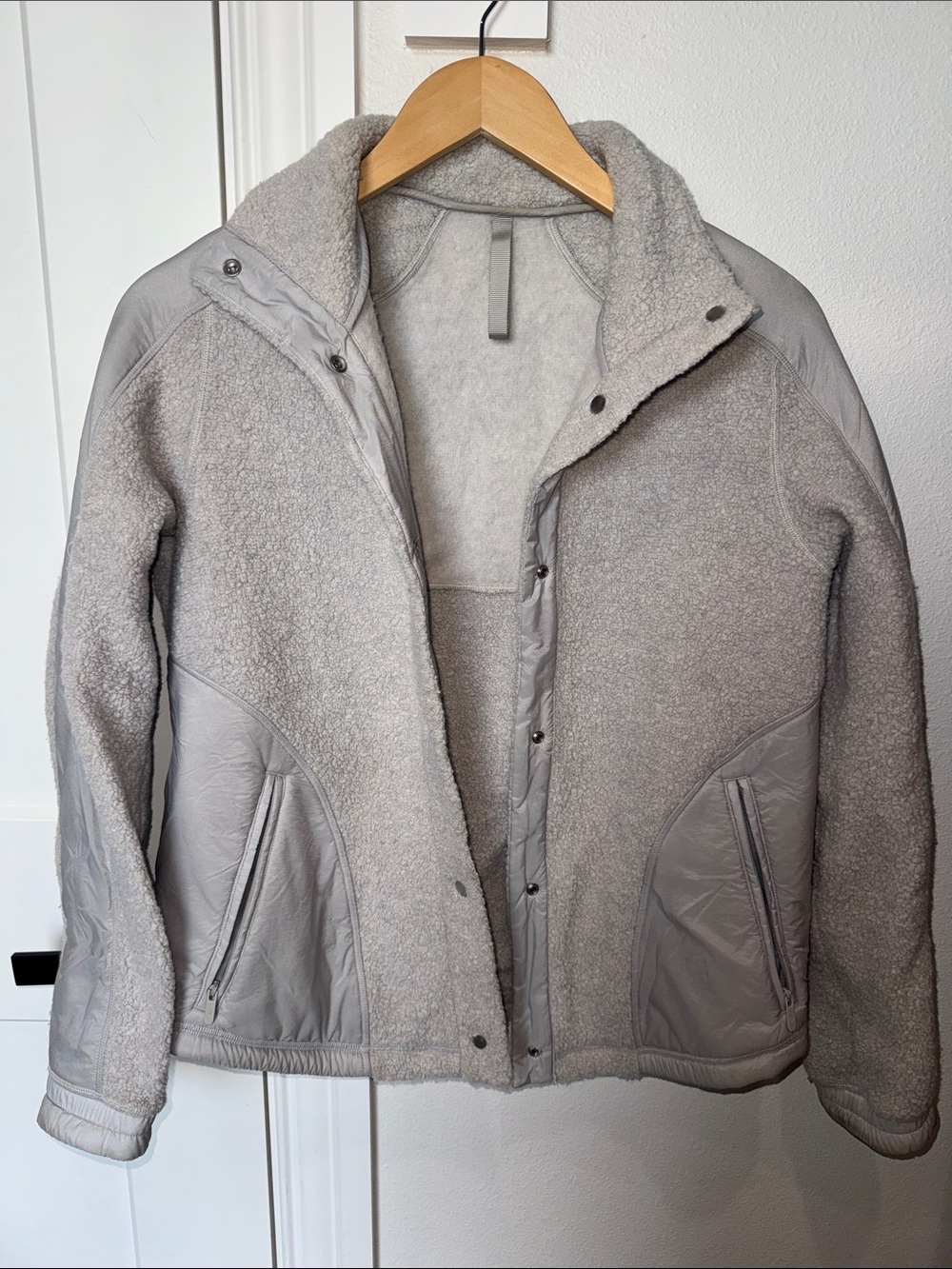 lululemon athletica Women's Light Gray Sherpa Puffer Jacket